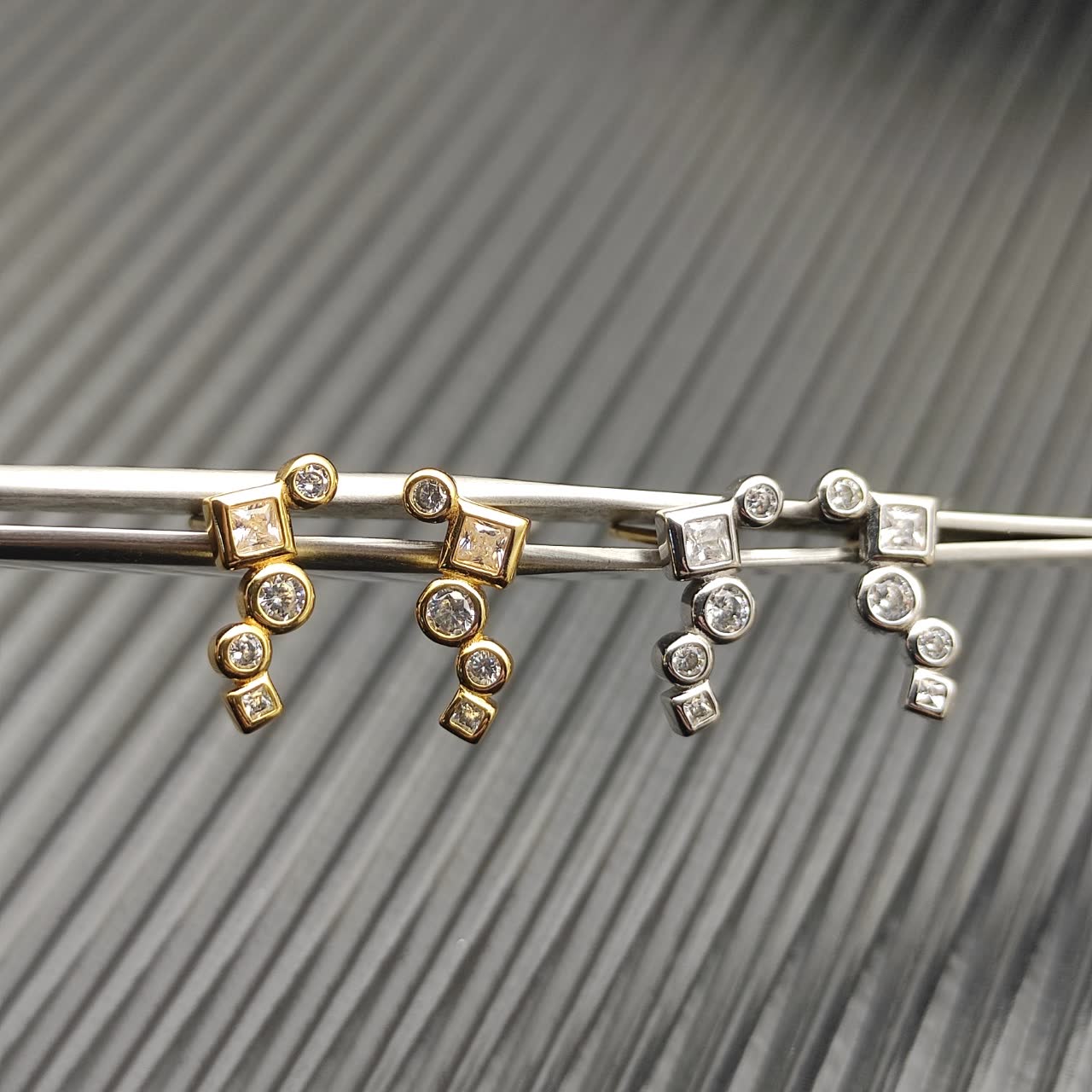 David Yurman Elegant Gold and Diamond Stud Earrings